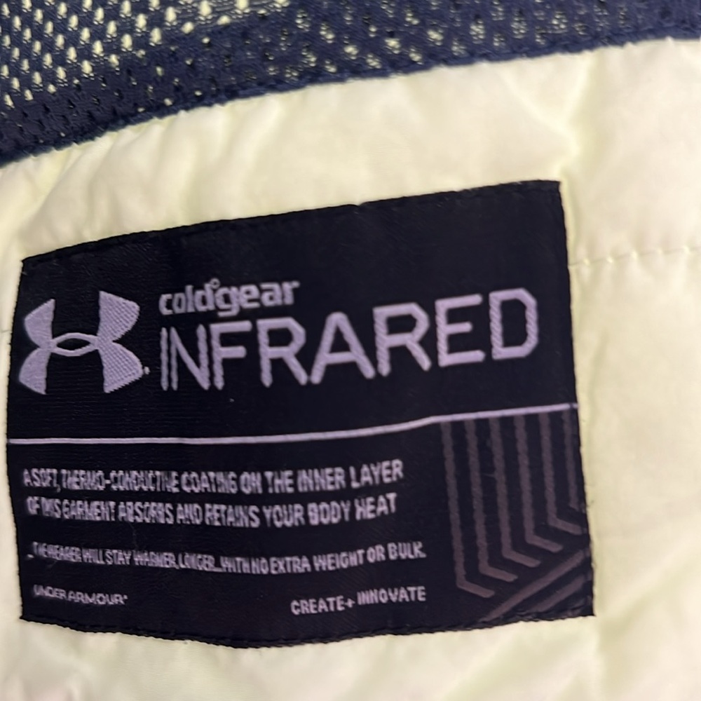 Small under Armour cold gear infrared small jacket. A626 - Picture 9 of 11